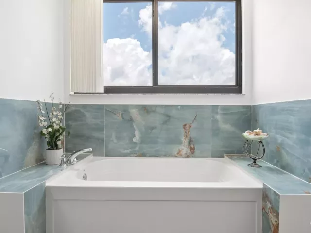 4-bedroom condo for sale in Fort Lauderdale - 110 N Federal Highway PH 3 - MondialRealty