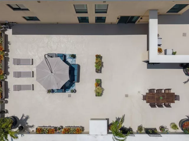 4-bedroom condo for sale in Fort Lauderdale - 110 N Federal Highway PH 3 - MondialRealty