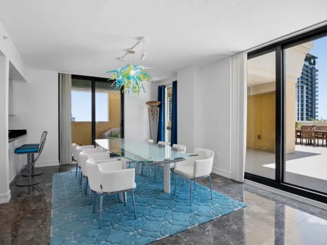 4-bedroom condo for sale in Fort Lauderdale - 110 N Federal Highway PH 3 - MondialRealty