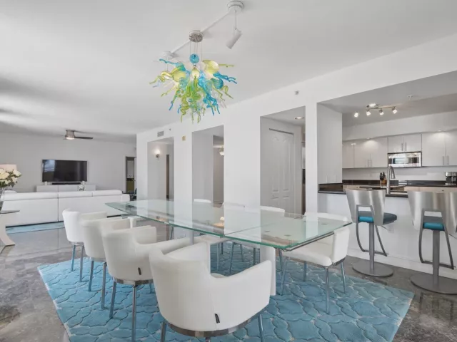 4-bedroom condo for sale in Fort Lauderdale - 110 N Federal Highway PH 3 - MondialRealty