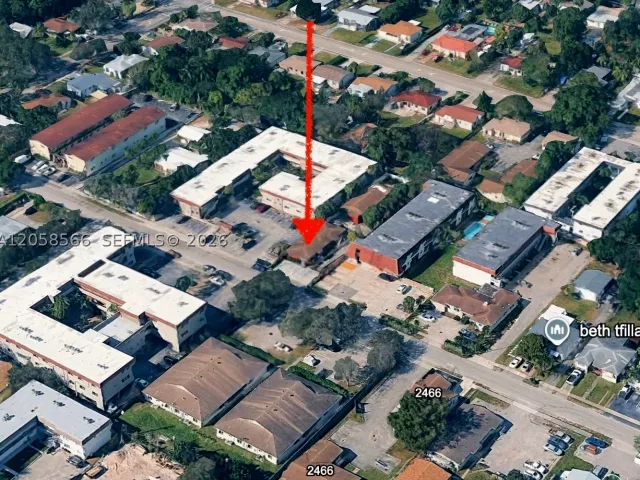 5-bedroom home for sale in Hollywood - 2513 Lincoln St - MondialRealty