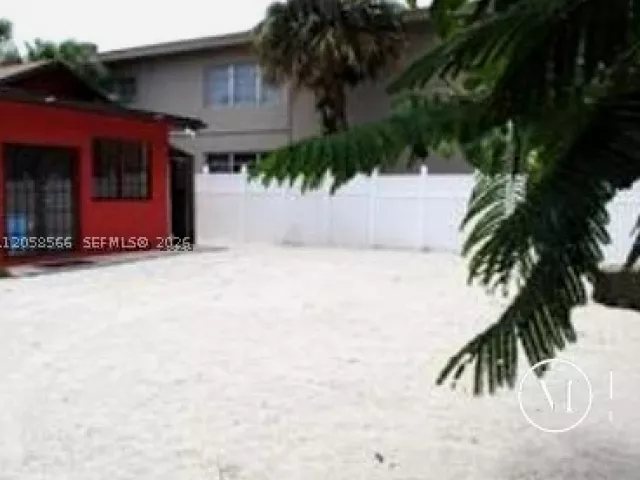 5-bedroom home for sale in Hollywood - 2513 Lincoln St - MondialRealty
