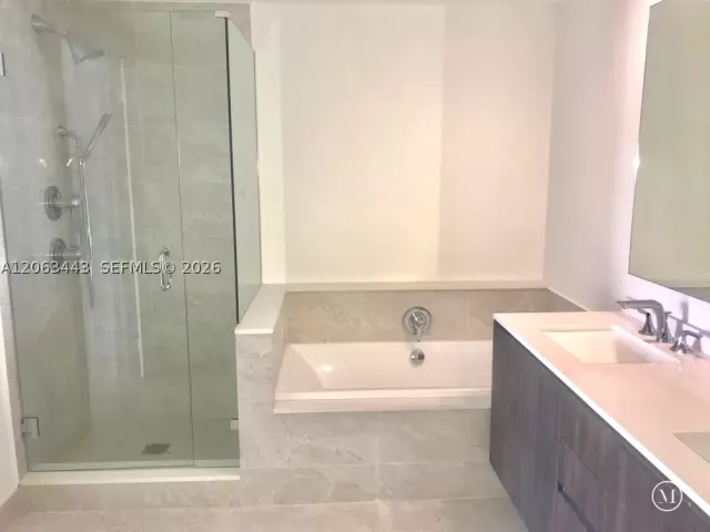 2-bedroom condo for sale in Miami - 488 NE 18th St 3000 - MondialRealty