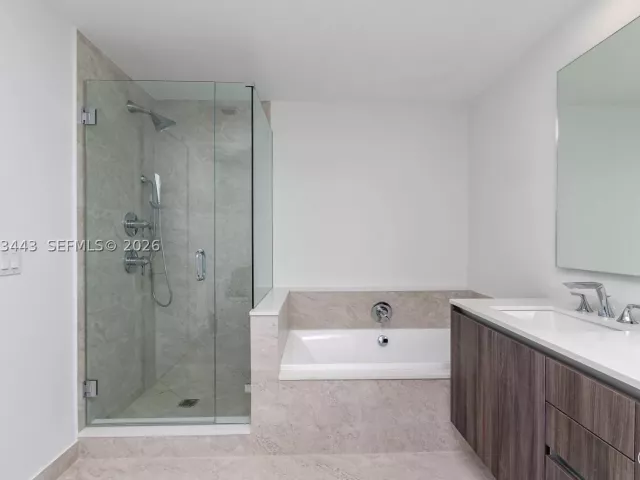 2-bedroom condo for sale in Miami - 488 NE 18th St 3000 - MondialRealty