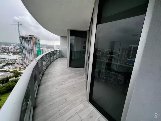 2-bedroom condo for sale in Miami - 488 NE 18th St 3000 - MondialRealty