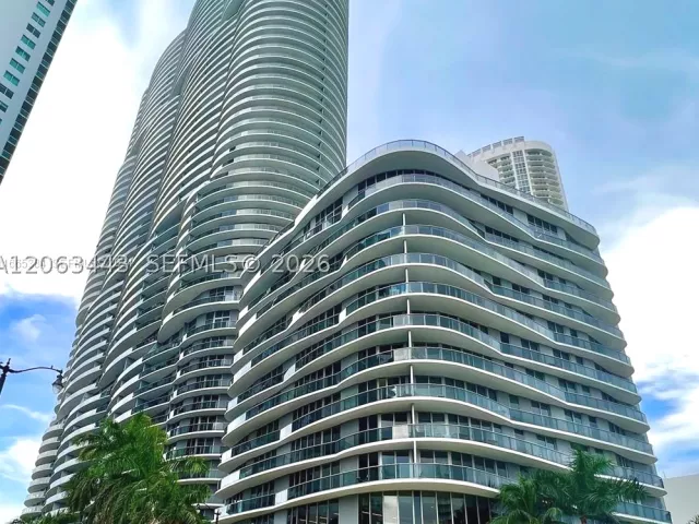 2-bedroom condo for sale in Miami - 488 NE 18th St 3000 - MondialRealty