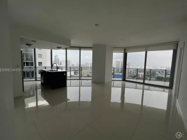 2-bedroom condo for sale in Miami - 488 NE 18th St 3000 - MondialRealty