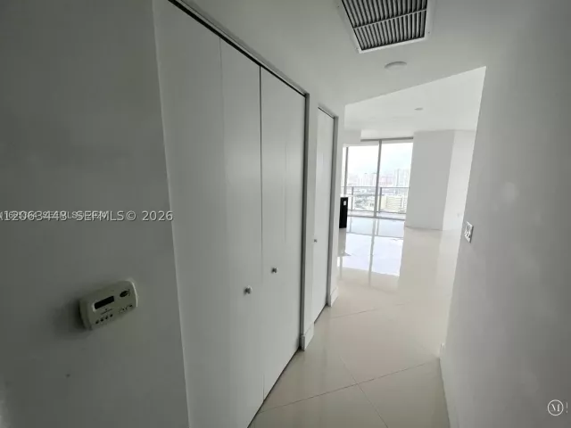 2-bedroom condo for sale in Miami - 488 NE 18th St 3000 - MondialRealty