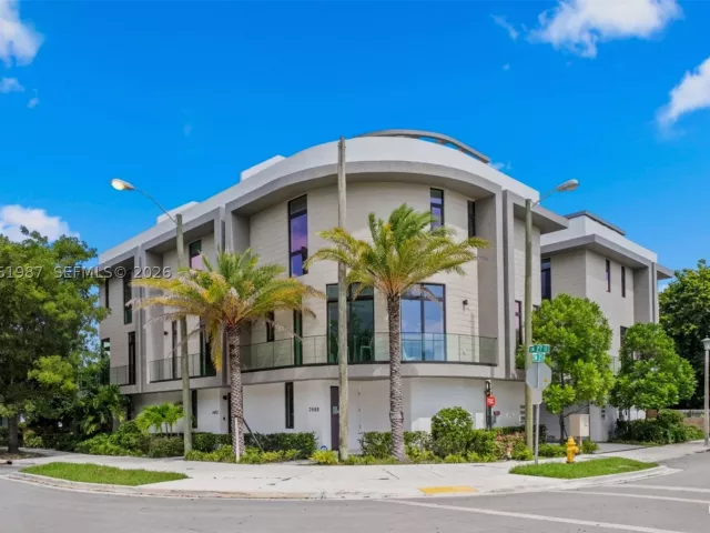 3-bedroom home for sale in Miami - 2688 SW 25th Ave - MondialRealty