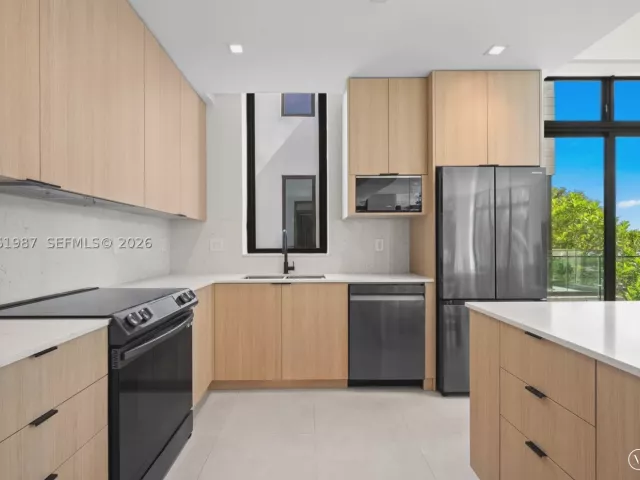 3-bedroom home for sale in Miami - 2688 SW 25th Ave - MondialRealty