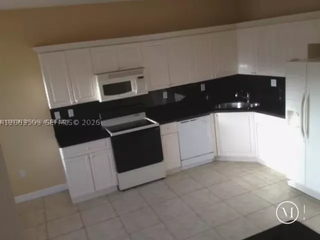 5-bedroom home for rent in Miami - 17708 SW 135th Ct - MondialRealty
