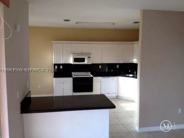 5-bedroom home for rent in Miami - 17708 SW 135th Ct - MondialRealty