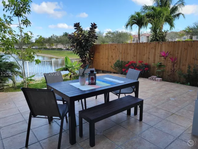 3-bedroom home for sale in Miami - 15375 SW 9th Way - MondialRealty