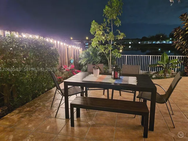 3-bedroom home for sale in Miami - 15375 SW 9th Way - MondialRealty