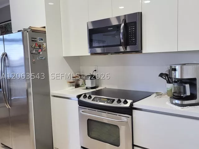 3-bedroom home for sale in Miami - 15375 SW 9th Way - MondialRealty