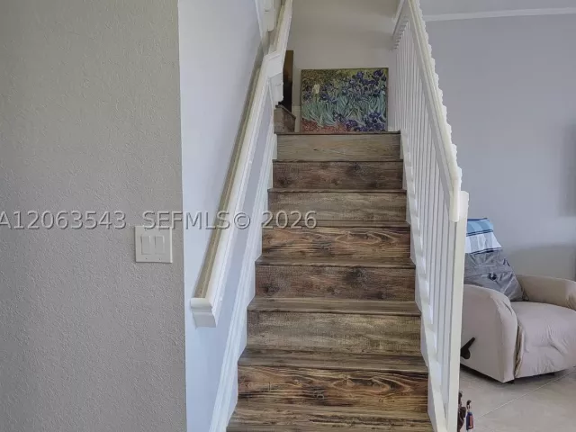 3-bedroom home for sale in Miami - 15375 SW 9th Way - MondialRealty