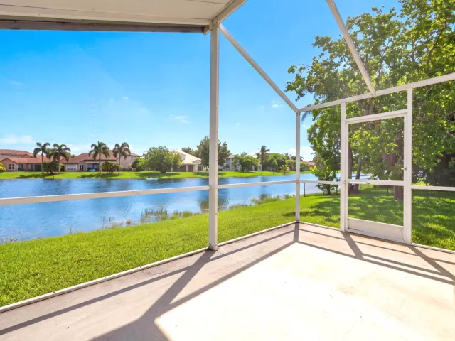 3-bedroom home for sale in Pembroke Pines - 18871 NW 2ND Street - MondialRealty