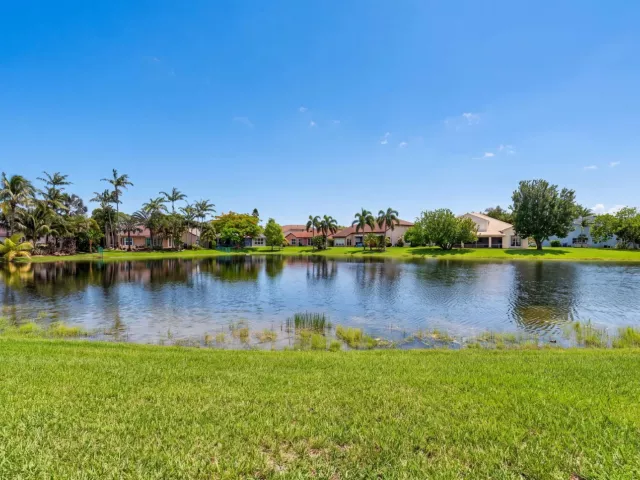 3-bedroom home for sale in Pembroke Pines - 18871 NW 2ND Street - MondialRealty