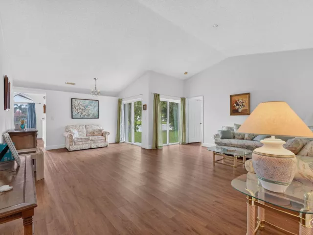 3-bedroom home for sale in Pembroke Pines - 18871 NW 2ND Street - MondialRealty