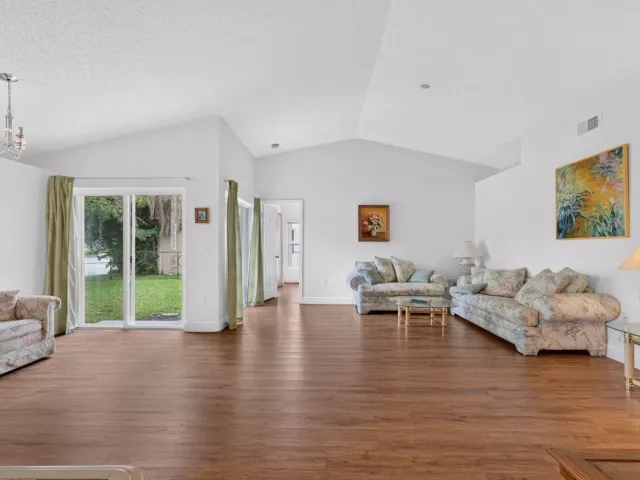 3-bedroom home for sale in Pembroke Pines - 18871 NW 2ND Street - MondialRealty