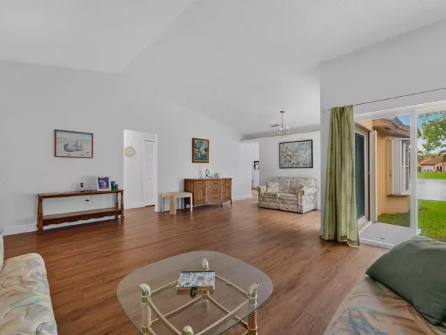 3-bedroom home for sale in Pembroke Pines - 18871 NW 2ND Street - MondialRealty