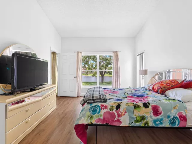 3-bedroom home for sale in Pembroke Pines - 18871 NW 2ND Street - MondialRealty