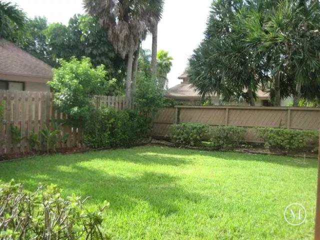 3-bedroom home for rent in Boca Raton - 7785 W Stanway Place W - MondialRealty