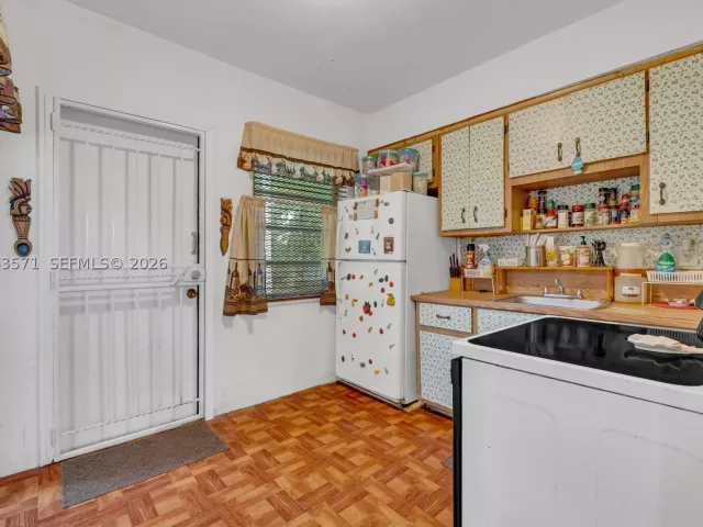 2-bedroom home for sale in Miami - 2001 NW 51st St - MondialRealty