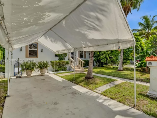 2-bedroom home for sale in Miami - 2001 NW 51st St - MondialRealty