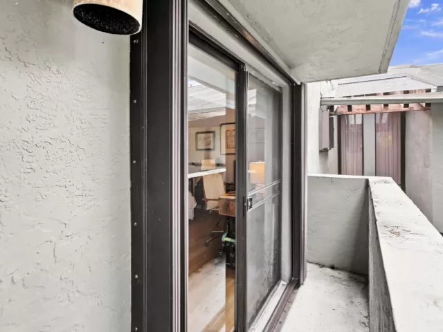 2-bedroom home for sale in Miami - 980 NW N River Drive 30 - MondialRealty