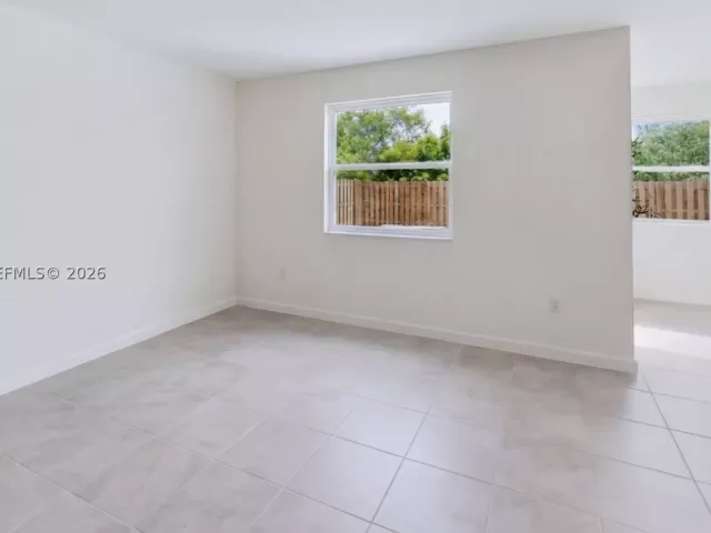 4-bedroom home for sale in Homestead - 2208 SE 30th St - MondialRealty