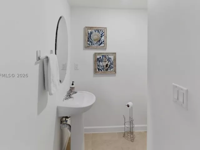 4-bedroom home for sale in Homestead - 2208 SE 30th St - MondialRealty