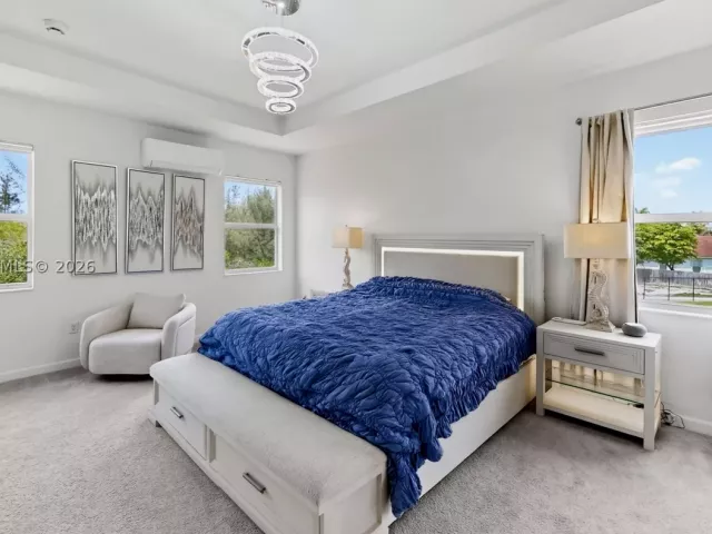 4-bedroom home for sale in Homestead - 2208 SE 30th St - MondialRealty
