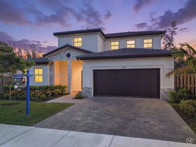 4-bedroom home for sale in Homestead - 2208 SE 30th St - MondialRealty