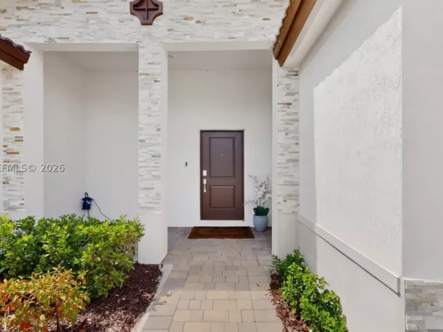 4-bedroom home for sale in Homestead - 2208 SE 30th St - MondialRealty