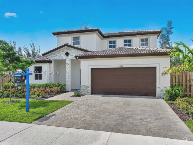 4-bedroom home for sale in Homestead - 2208 SE 30th St - MondialRealty