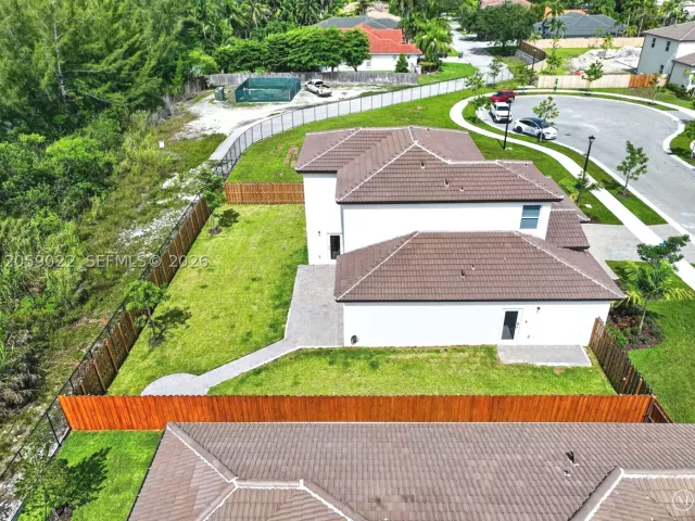 4-bedroom home for sale in Homestead - 2208 SE 30th St - MondialRealty