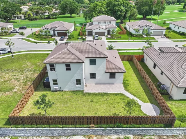 4-bedroom home for sale in Homestead - 2208 SE 30th St - MondialRealty