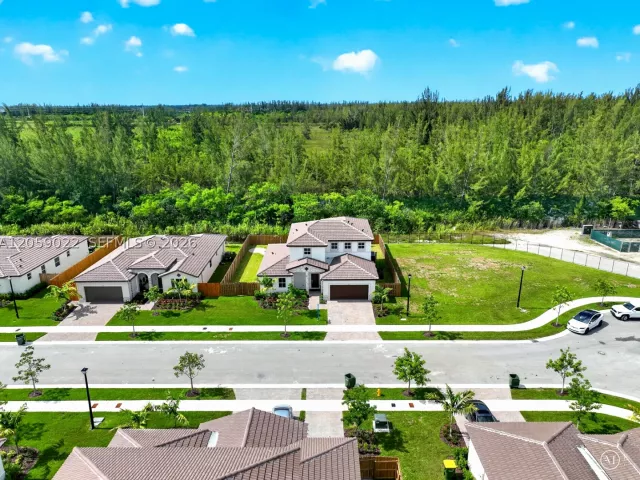 4-bedroom home for sale in Homestead - 2208 SE 30th St - MondialRealty