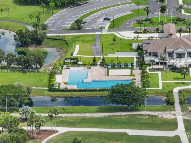 4-bedroom home for sale in Homestead - 2208 SE 30th St - MondialRealty