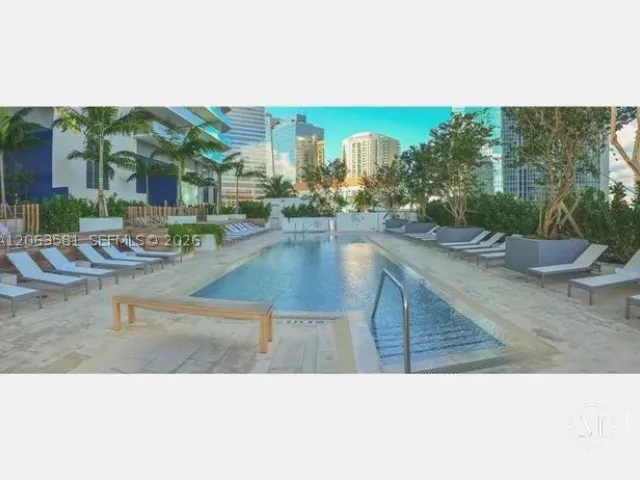 2-bedroom condo for rent in Miami - 1300 Brickell Bay Dr 3204 - MondialRealty