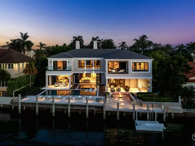 5-bedroom home for sale in Boca Raton - 701 SANCTUARY Drive - MondialRealty