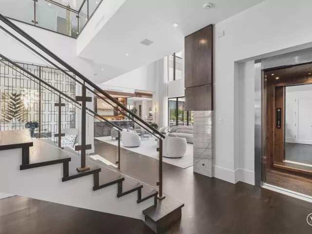 5-bedroom home for sale in Boca Raton - 701 SANCTUARY Drive - MondialRealty