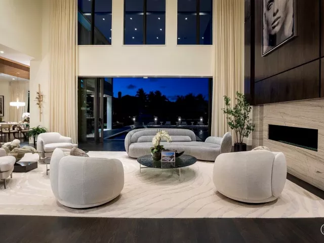 5-bedroom home for sale in Boca Raton - 701 SANCTUARY Drive - MondialRealty