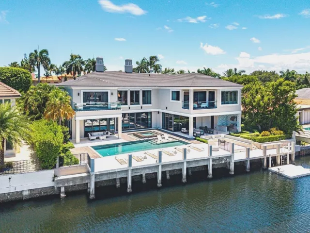 5-bedroom home for sale in Boca Raton - 701 SANCTUARY Drive - MondialRealty