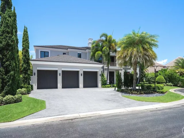 5-bedroom home for sale in Boca Raton - 701 SANCTUARY Drive - MondialRealty