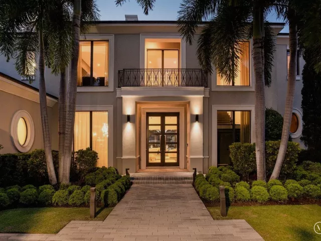 5-bedroom home for sale in Boca Raton - 701 SANCTUARY Drive - MondialRealty