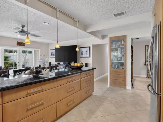4-bedroom home for sale in Miami - 910 NE 205TH Street - MondialRealty