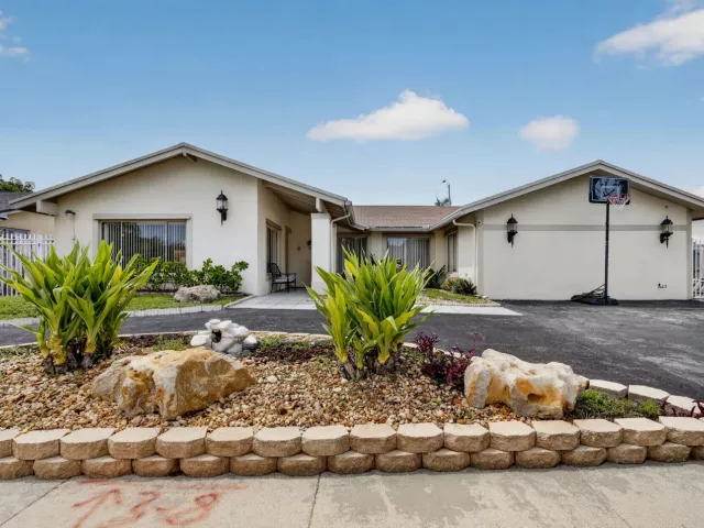 4-bedroom home for sale in Miami - 910 NE 205TH Street - MondialRealty