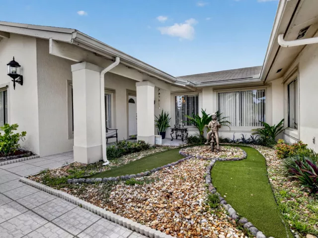 4-bedroom home for sale in Miami - 910 NE 205TH Street - MondialRealty